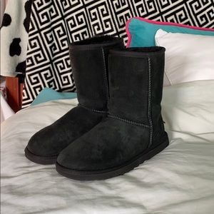 UGG Classic Short Boot